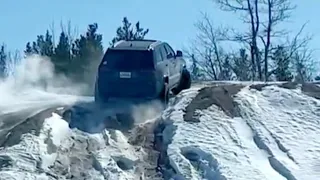 Jeep Grand Cherokee Off Roading. #jeep #jeepgrandcherokee #sidhumoosewala #wrangler #rubicon #fypシ