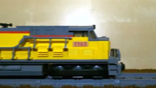 BlueBrixx / BuWizz / LEGO CSX EMD SD50 + UP GE ES44AC long slow manifest freight train