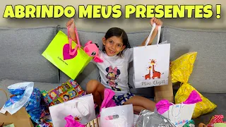 ABRINDO TODOS OS MEUS PRESENTES DE ANIVERSÁRIO !