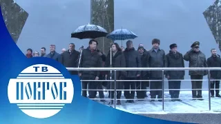 Митинг у меморила советскому космонавту Юрия Гагарина и лётчика Владимира Серёгина