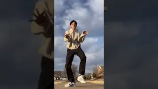 Finesse dance (@nathankousol on TikTok)mirrored