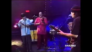 Elio e le Storie Tese & Carlos Santana - Tapparella / Oye Como Va - 1998 Live on Taratata - FULL