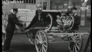 In Holland, state coaches are prepared for upcoming coronation (1948)