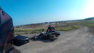 как поднимать упавший мотоцикл