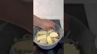 Распадающееся на волокна тушеное мясо