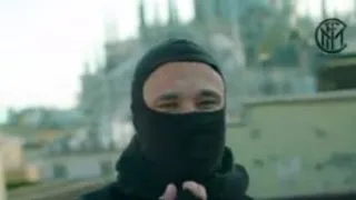 Un ninja a spasso per Milano: è Nainggolan