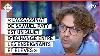 Le 5 sur 5 - Hommages à Samuel Paty, Génération 2022 et ballons de baudruche - C à vous - 15/10/2021