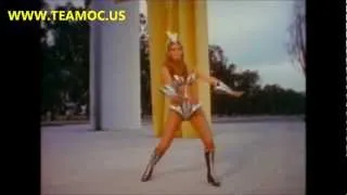 Raquel Welch Dancing in a Bikini in the 1970's with 1990's music! Raquel Welch Dancing HD