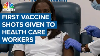 Watch the first health workers receive Pfizer's Covid-19 vaccine in New York