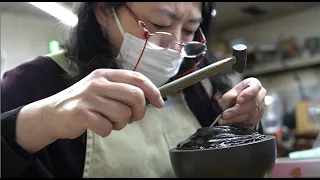 Hammering 50,000 times!? The process of making a hand-mirror…