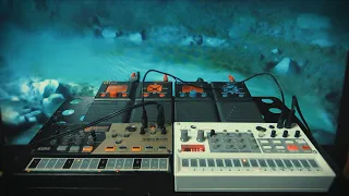 DARK AMBIENT JAM with KORG VOLCA DRUM SAMPLE (Pajen Firmware) / ZOOM G/B1on and AI URBEX