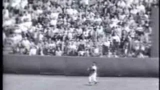 Hall of Fame baseball announcers talk about Willie Mays