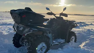 Покатушка на квадроцикле сфмото 600 по снегу.Застряли в поле в -20.