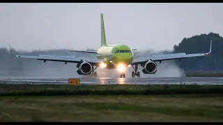 Посадка в аэропорту Кольцово. Aircraft landing at Koltsovo airport