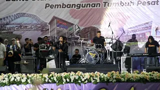 konser setia band HUT barut ke 73