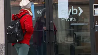 Customers visit Mass. branches after Silicon Valley Bank collapses