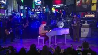 Justin Bieber - Let It Be "Live From Times Square"