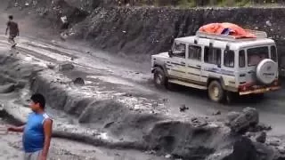 Scary driving in Nepal | Most dangerous road in the world | Gulmi | Waamitaksar