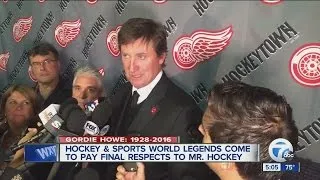 Wayne Gretzky, Steve Yzerman share stories about admiring Gordie Howe