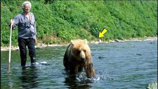 When He was Fishing, A Crying Bear Cub Approaching Him, Then The Unbelievable Happened...