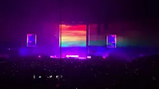 The 1975 - Loving Someone // live at the O2 Arena