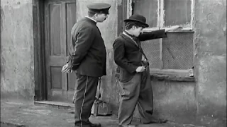 Charlie Chaplin Window repair - Charlie Chaplin The Kid