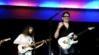 Steve Vai IMPRESSED by Guthrie Govan