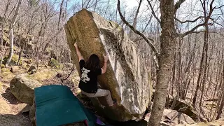 Eldon (MN) Bouldering: Projecting & Sending Tengo De La Muerte, V10