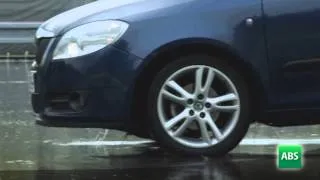 ABS : how anti-lock braking system works in wet situations