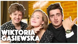 WIKTORIA GĄSIEWSKA - PODRYWA NA SŁOWO! | Między Nami