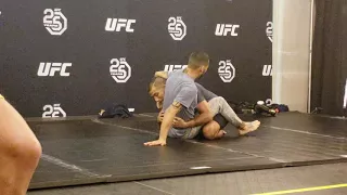 Cub Swanson Teaches Fans Old School Submission.