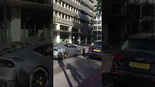 Loud Ferrari’s racing through London!