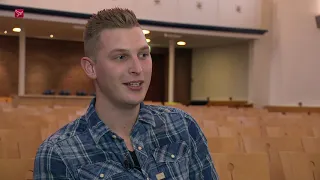 Predikant Hofland (25): De kerken lopen leeg maar wij zijn juist gegroeid