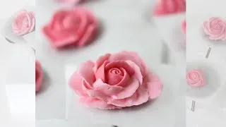 How to Pipe Royal Icing Roses (with Four Coloring Methods)