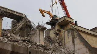 Amazing Dangerous Building Demolition Excavator Skill, Fastest Collapse Heavy Equipment Working