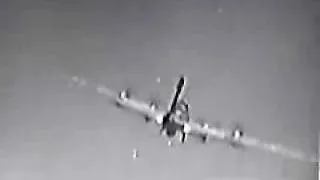 Luftwaffe Gun Camera: B-17 Attacked