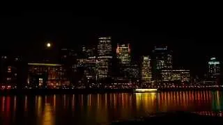 Canary Wharf Time Lapse with Full (95%, actually :) Moon