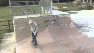 Benjamin Friburgo 3 tricks Villedieu skatepark