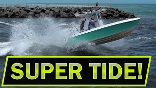 SUPER TIDE LEADS TO BIG WAVES IN SMALL INLET  | ROUGH INLET | Boats at Jupiter Inlet