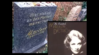 am Grab von Marlene Dietrich, Sängerin Berlin 2023