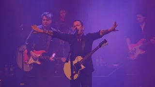 Kiefer Sutherland # honey bee   tom petty cover @ café de la danse Paris   22 10 2022 LIVE