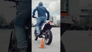 Как сдать змейку на экзамене в ГИБДД? 😅#stunt #motovlog #moto #motorcycle