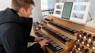 'Prelude in C' on one of the rarest Pipe Organs in the World - Paul Fey