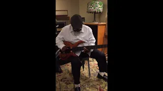 Abraham Laboriel on Wyn Frettless