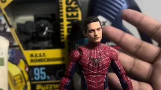 marvel legends spider-man no way home friendly neighborhood spider-man review (Tobey Maguire).