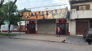 La china enojada supermercado real