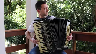 Felipinho do Acordeon toca We Are The Champions - Queen (Accordion Cover)