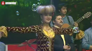 Uyghur dance - Gülüm Ketti (English Subtitles)