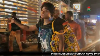 Fella Makafui & Medikal arrived with her Ghana Must Go bag at Accra Mall for SERWAA premieres