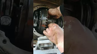 How to replace the spider gears in a Dana 35 jeep rear end